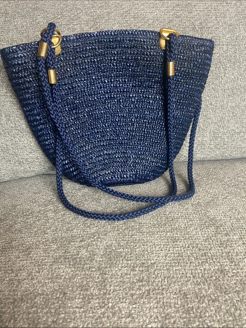 Straw tote in navy with gold trim